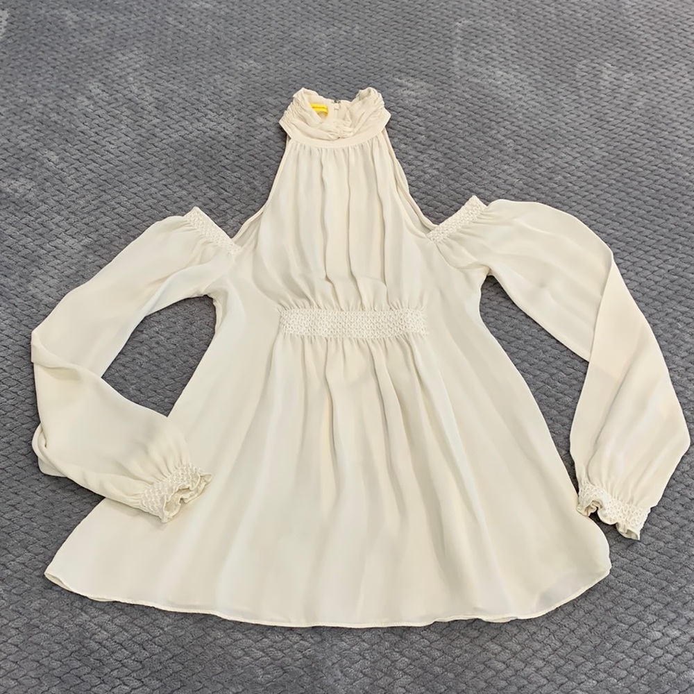Sexy and stylish!! Catherine Malandrino 100% silk cream color top